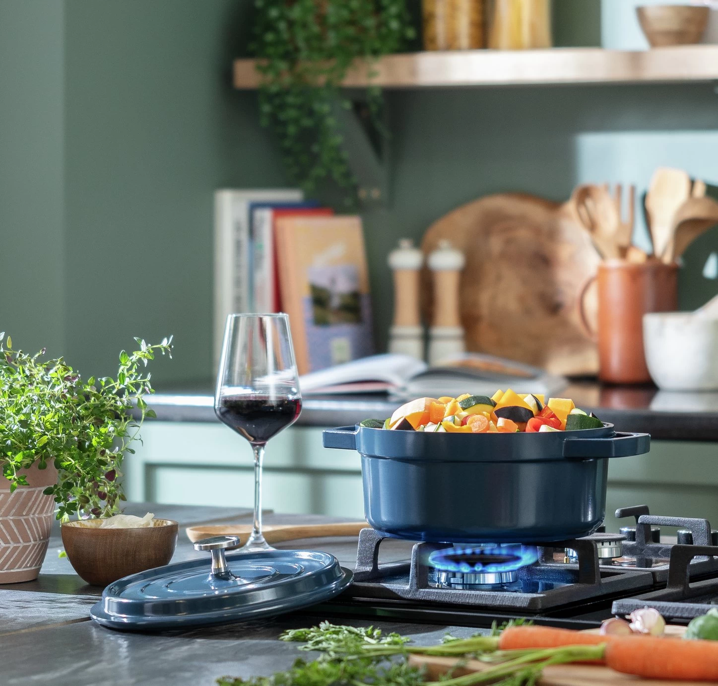 Habitat 2.4 Litre Non Stick Aluminium Casserole Dish - Blue - Image 2