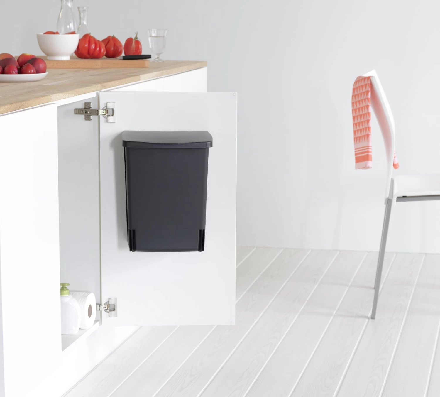 Brabantia 10 Litre Built-In Kitchen Cupboard Bin - Black - Image 3