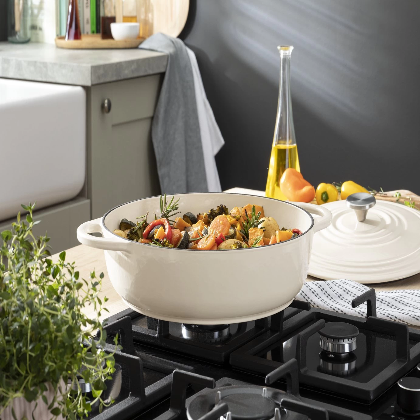 Habitat 4 Litre Cast Iron Shallow Casserole Dish - Cream - Image 2