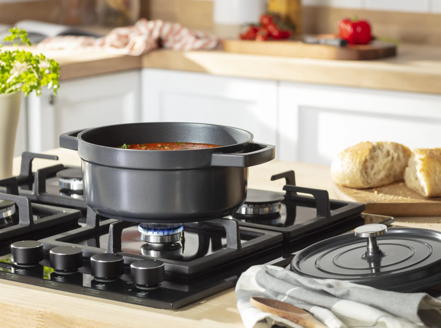 Habitat 2.4 Litre Aluminium Casserole Dish - Black - Image 2